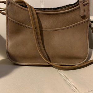 Vintage Genuine leather COACH sholder bag.